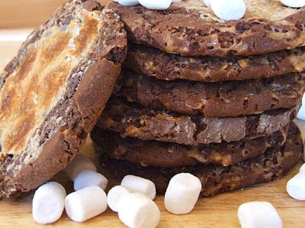 chocolate toffee s'more cookies