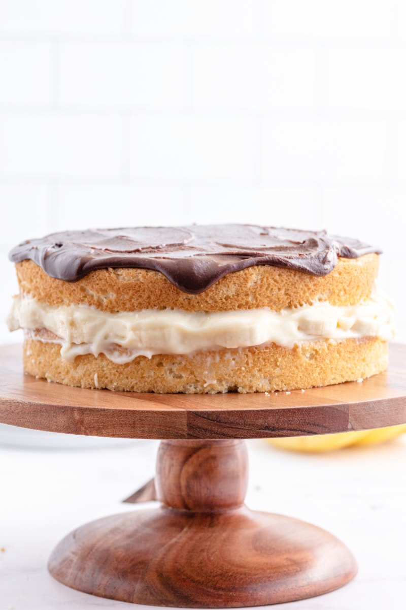 boston banana cream pie on a cake plate