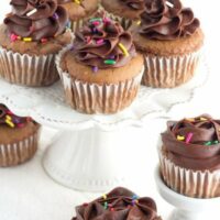 Easy Moist Chocolate Cupcakes