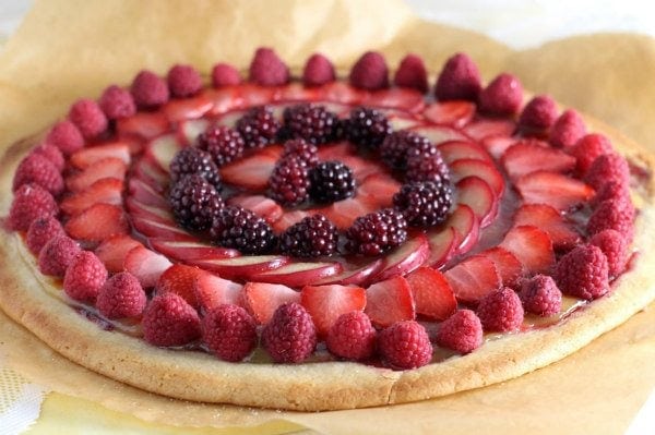 Fresh Fruit Pizza with Lemon Curd