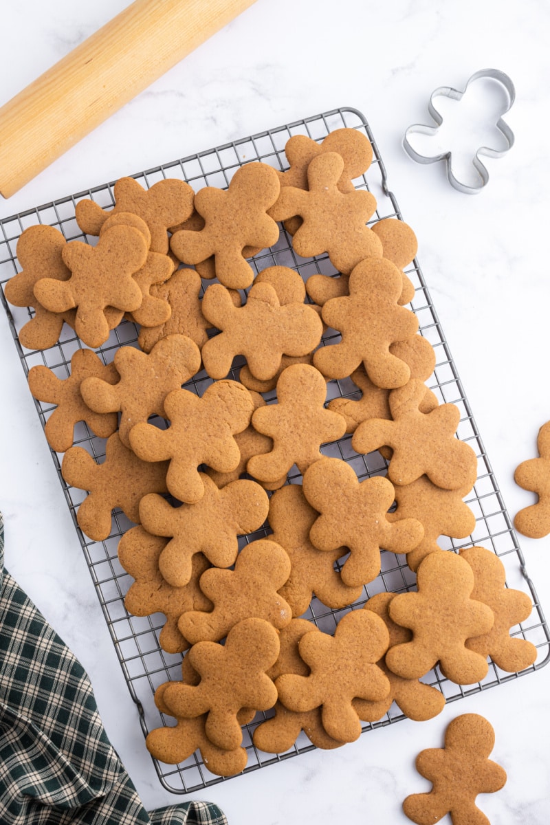 gingerbread people on a cooling rack