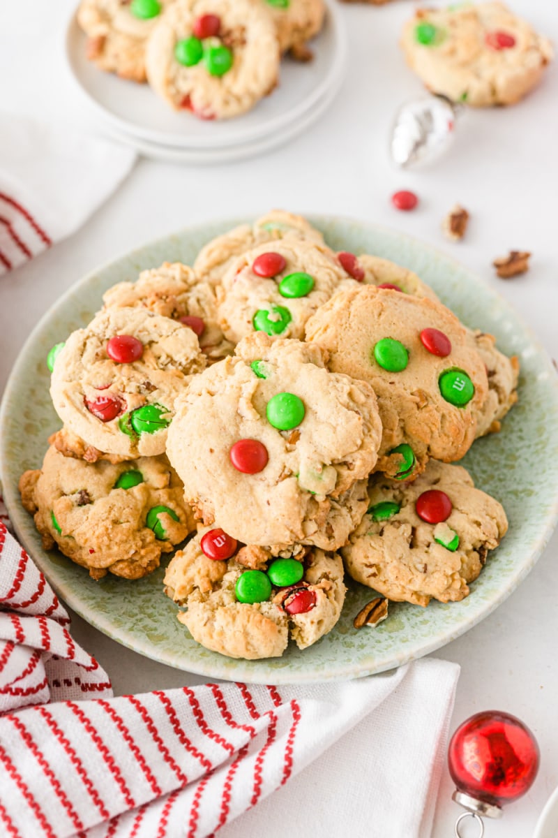 platter of mountain christmas cookies