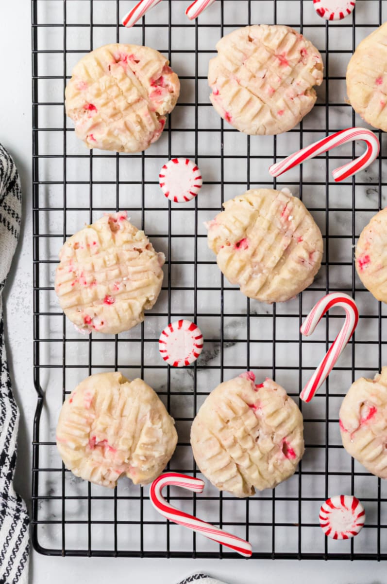 peppermint sugar cookies on a cooling rack