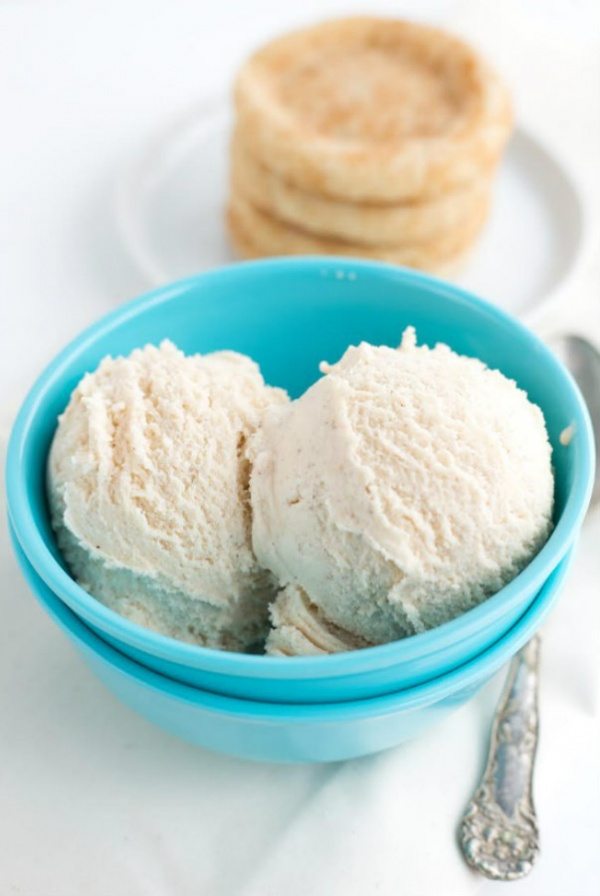 scoops of snickerdoodle ice cream in a blue bowl