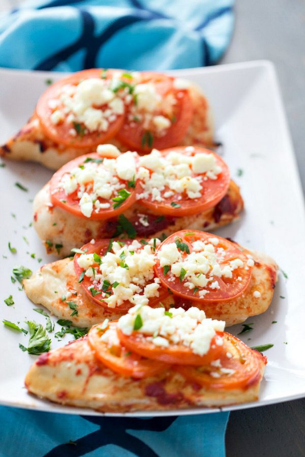 Feta Topped Broiled Chicken recipe from RecipeGirl.com #feta #topped #broiled #chicken #dinner #ww #weight #watchers #weightwatchers #recipe #RecipeGirl Feta Topped Broiled Chicken