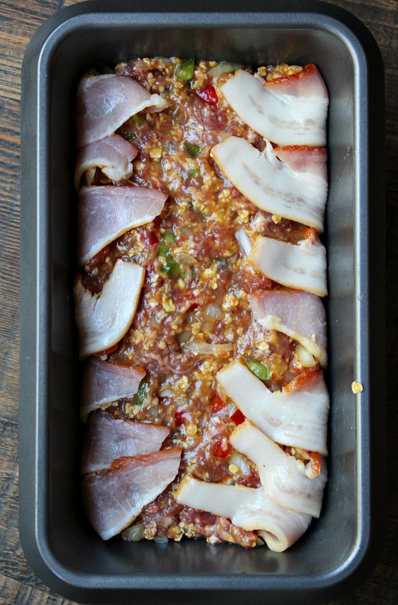 Bacon Wrapped Meatloaf recipe from RecipeGirl.com #bacon #wrapped #meatloaf #recipe #RecipeGirl How to Make Bacon Wrapped Meatloaf : wrap the bacon around the meat mixture