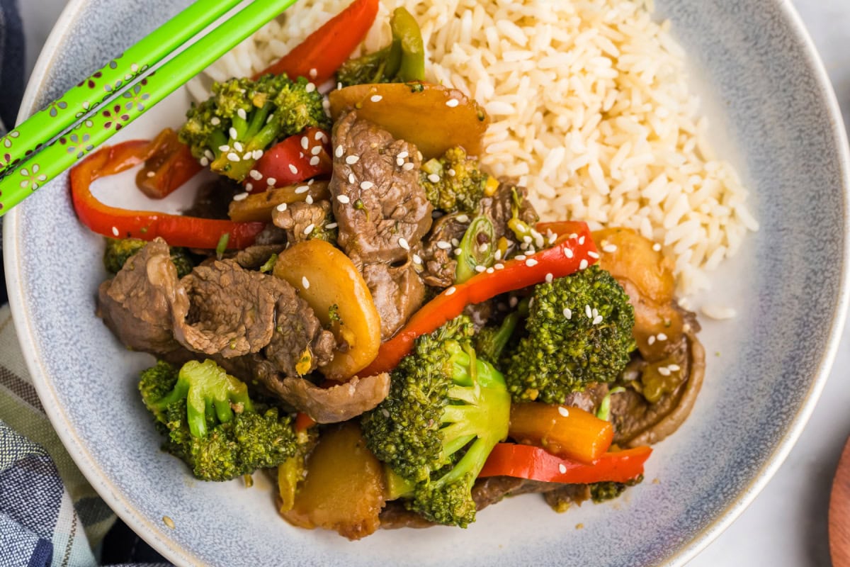 plate of stir fried beef and broccoli