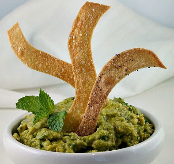 Spicy White Bean and Avocado Dip with Lavash Crackers