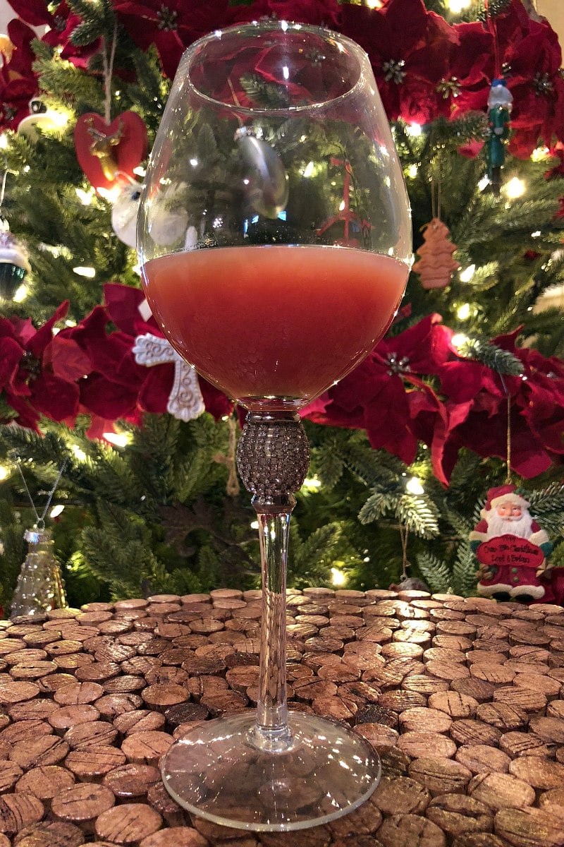 How to Make Cranberry Mimosas