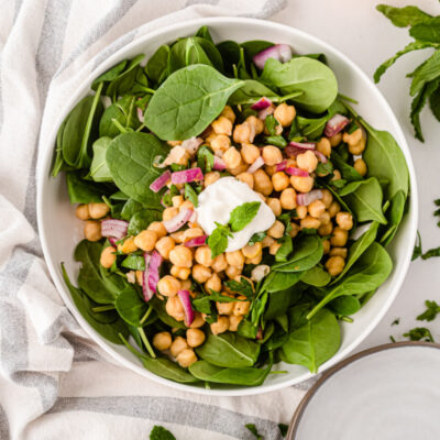 chickpea and spinach salad in a bowl