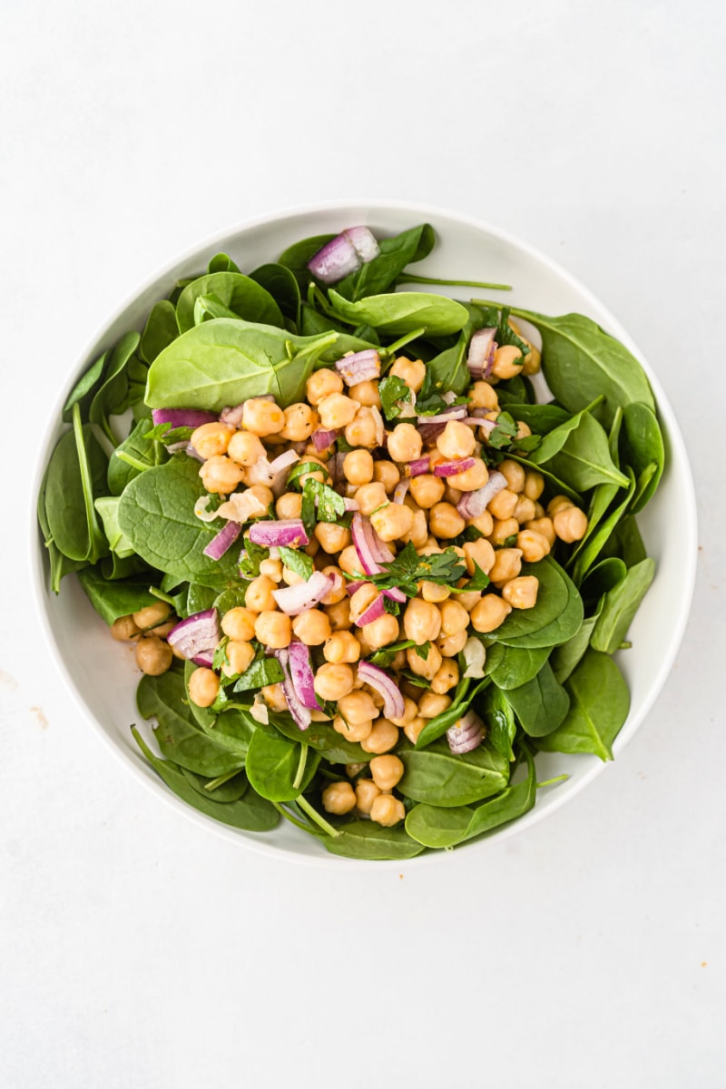 chickpea and spinach salad in a bowl