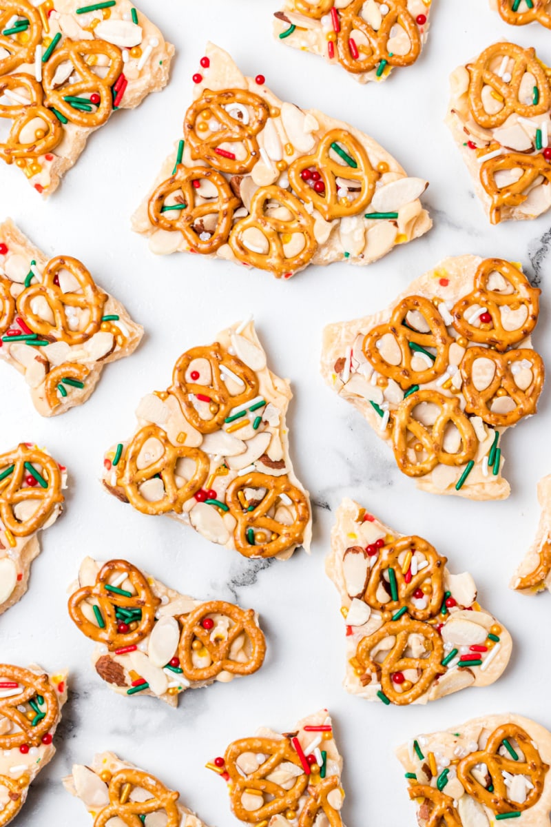 several pieces of fudgy eggnog pretzel bark