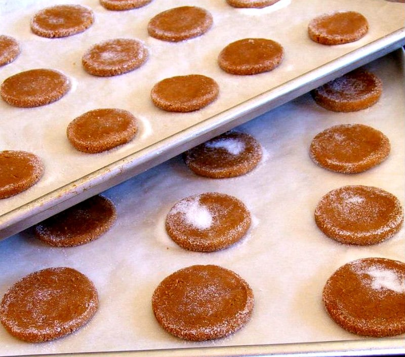 gingersnaps on baking sheets ready for oven