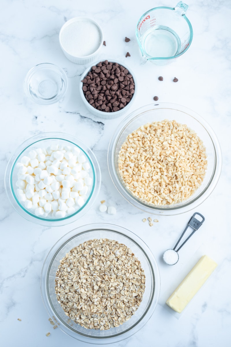 ingredients displayed for making s'mores granola bars