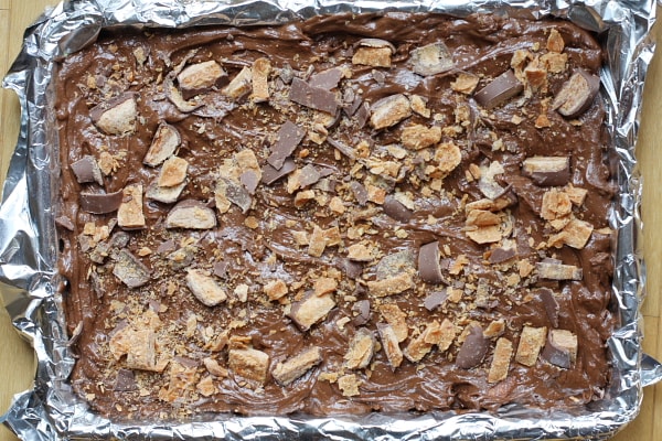 How to Make Butterfinger Brownies