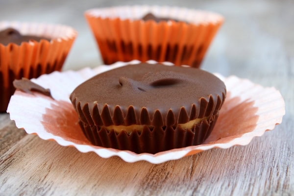 almond butter cups