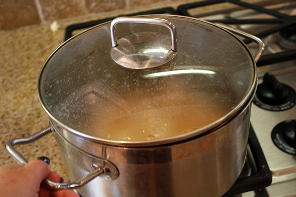 How to Pop Popcorn on the Stove