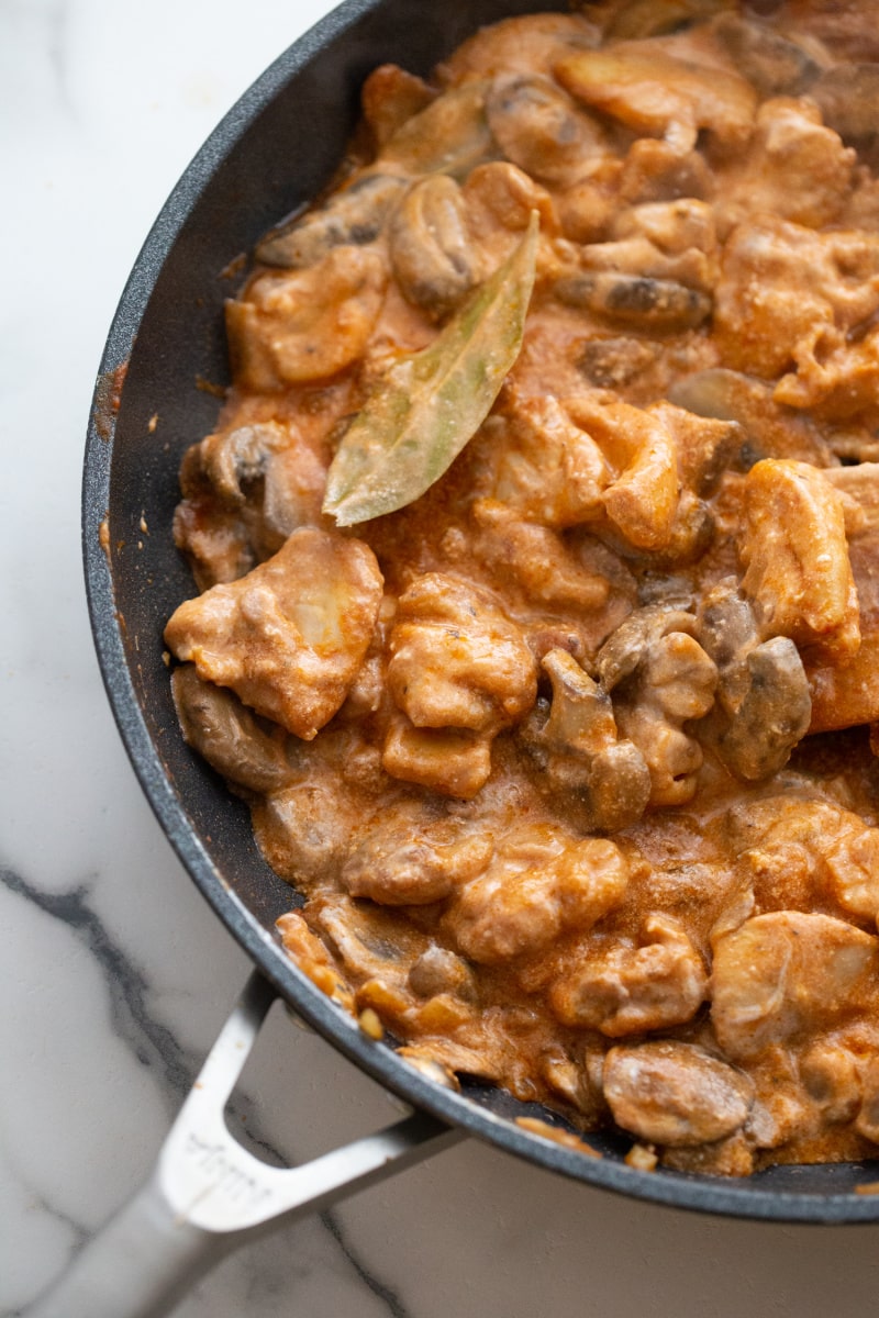 skillet with chicken stroganoff