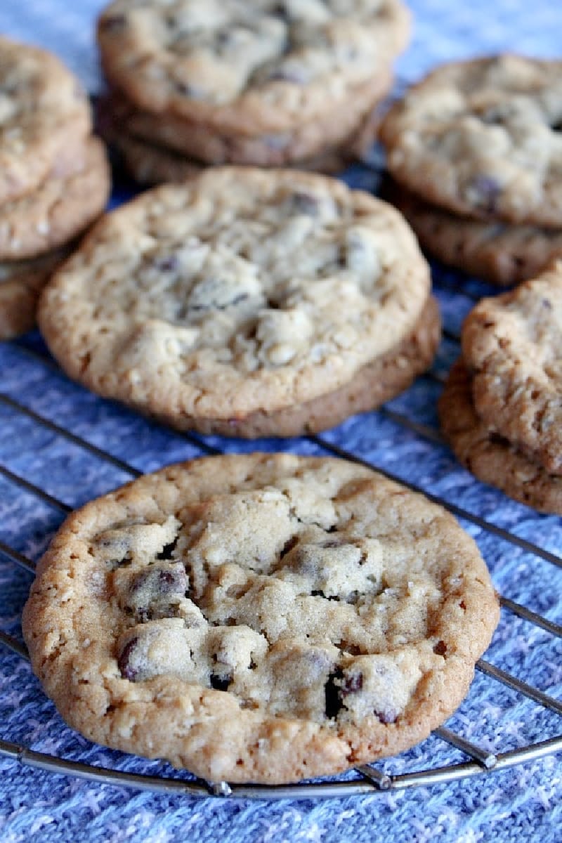 peanut butter chocolate chip oatmeal cookies with sea salt