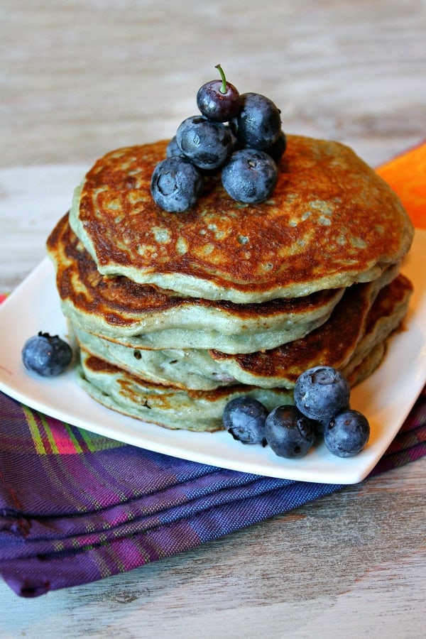 Greek yogurt pancakes are light, fluffy, and full of flavor! Greek Yogurt Pancakes : Greek Yogurt Pancakes Recipe Girl