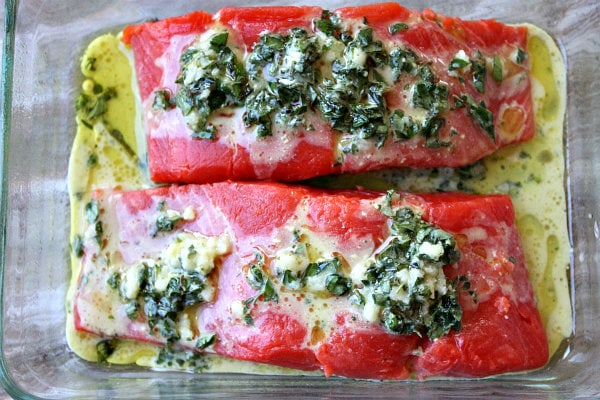 Marinating Salmon with Lemon and Oregano 