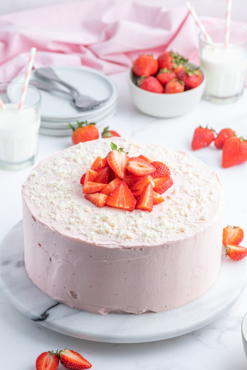 strawberry cheesecake cake