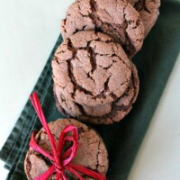 hot and spicy gingersnaps on a green napkin