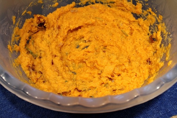 Mashed Sweet Potatoes recipe from RecipeGirl.com #mashed #sweetpotatoes #recipe #RecipeGirl mashed sweet potatoes in a bowl