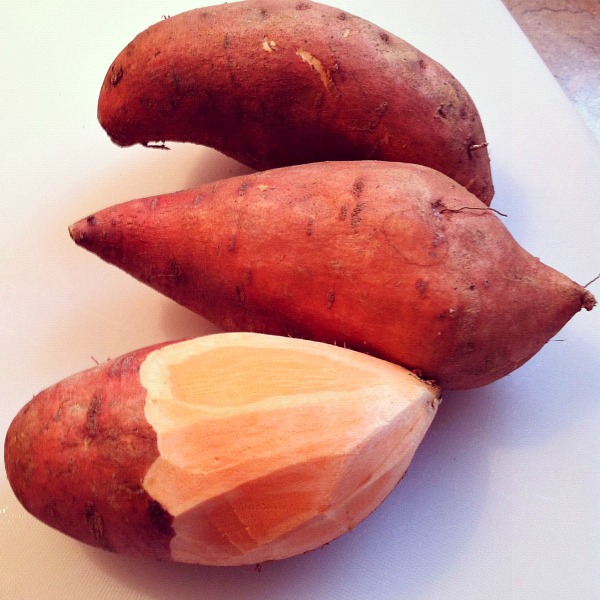 Mashed Sweet Potatoes recipe from RecipeGirl.com #mashed #sweetpotatoes #recipe #RecipeGirl Sweet potatoes