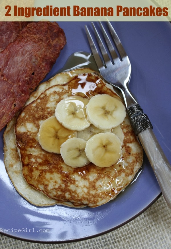 Super easy 2 Ingredient pancakes with toppings 