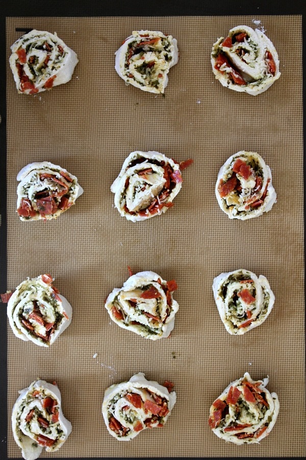 How to Make Pizza Pinwheels