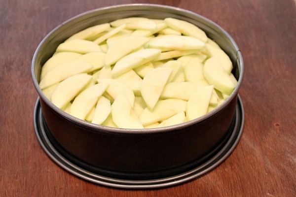 Making an Apple Pie Cake 