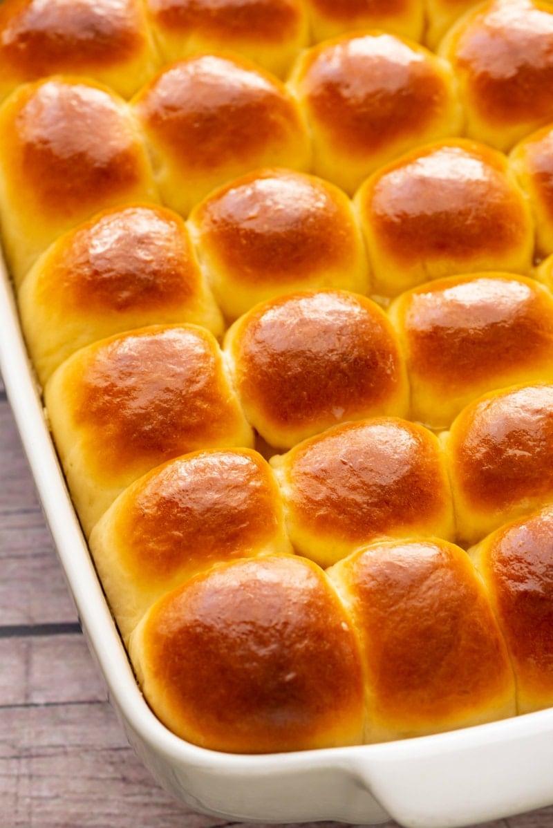 dinner rolls in a baking dish