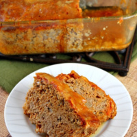 slices of meatloaf on a plate