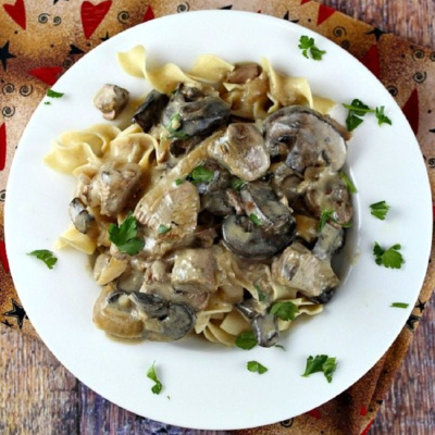 Lamb Stroganoff in a bowl