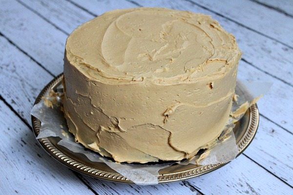 How to Make a Chocolate Peanut Butter Cup Cheesecake Cake 