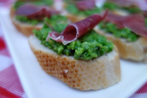 Sweet Pea Crostini 