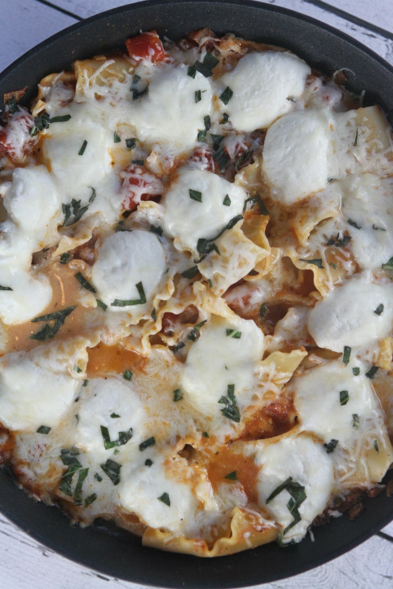 Easy Skillet Lasagna recipe from RecipeGirl.com #easy #skillet #lasagna #recipe #RecipeGirl Easy Skillet Lasagna in pan