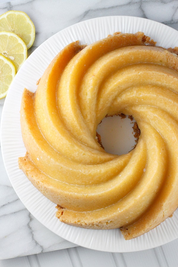 Easy 7UP Pound Cake Recipe