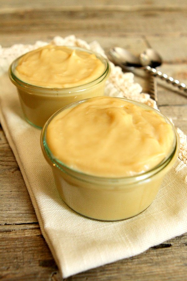 butterscotch pudding in glass dishes