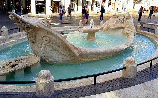 Fontana della Barcaccia- Rome, Italy Fontana della Barcaccia- Rome, Italy