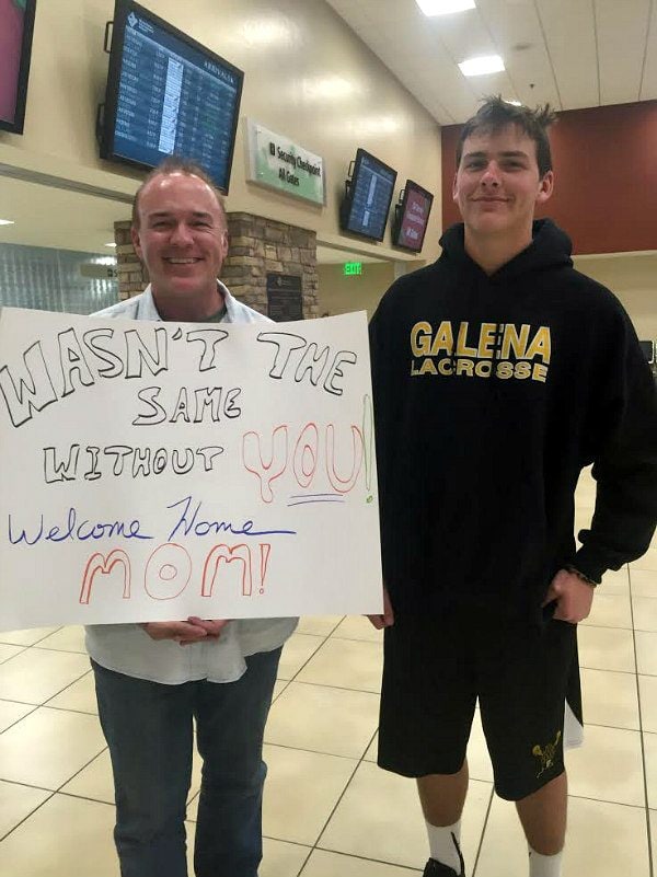End of Vacation Airport Welcome Home Sign