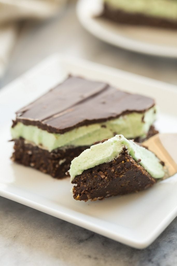 These No Bake Mint Chocolate Bars are the perfect holiday treat -- they are easy to make and even easier to eat! - from RecipeGirl.com