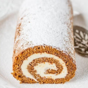 close up gingerbread roll 1200