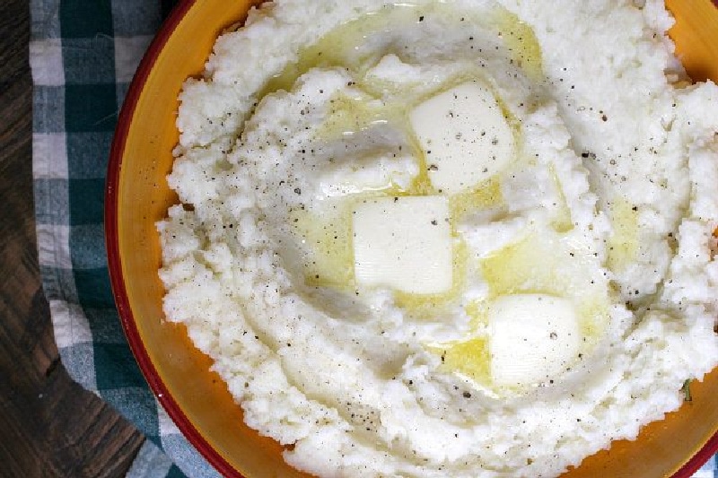 cauliflower mashed potatoes in a bowl