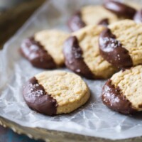 Soft Almond Butter Cookies with Dark Chocolate and Sea Salt by @bakingamoment