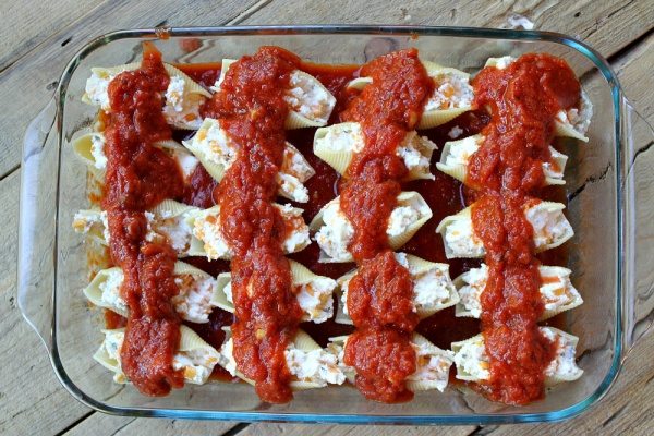 Easy Butternut Squash Stuffed Shells recipe - from RecipeGirl.com