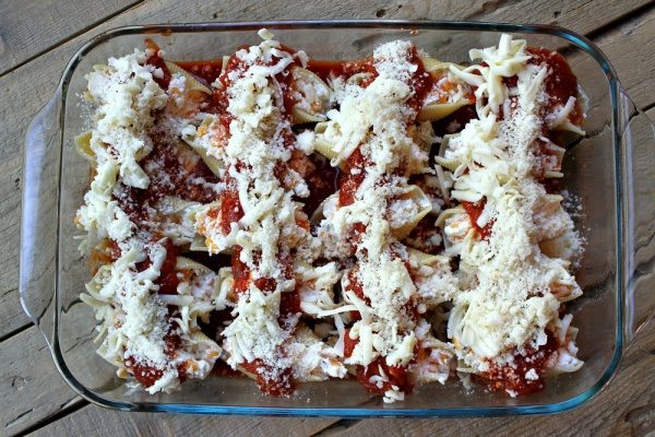 Easy Butternut Squash Stuffed Shells recipe - from RecipeGirl.com