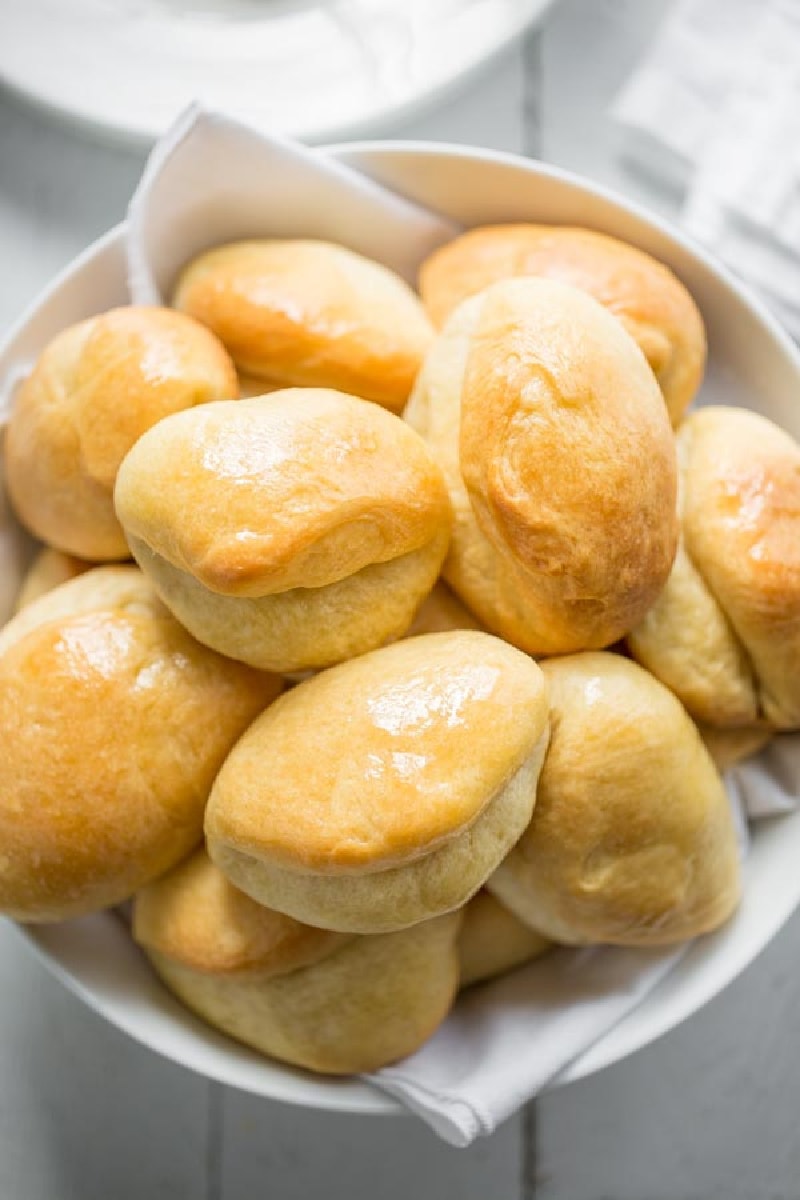 close up parker house rolls