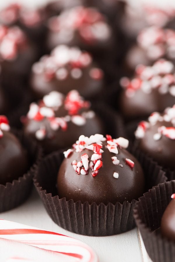 Super Easy Peppermint Oreo Truffles recipe - from RecipeGirl.com